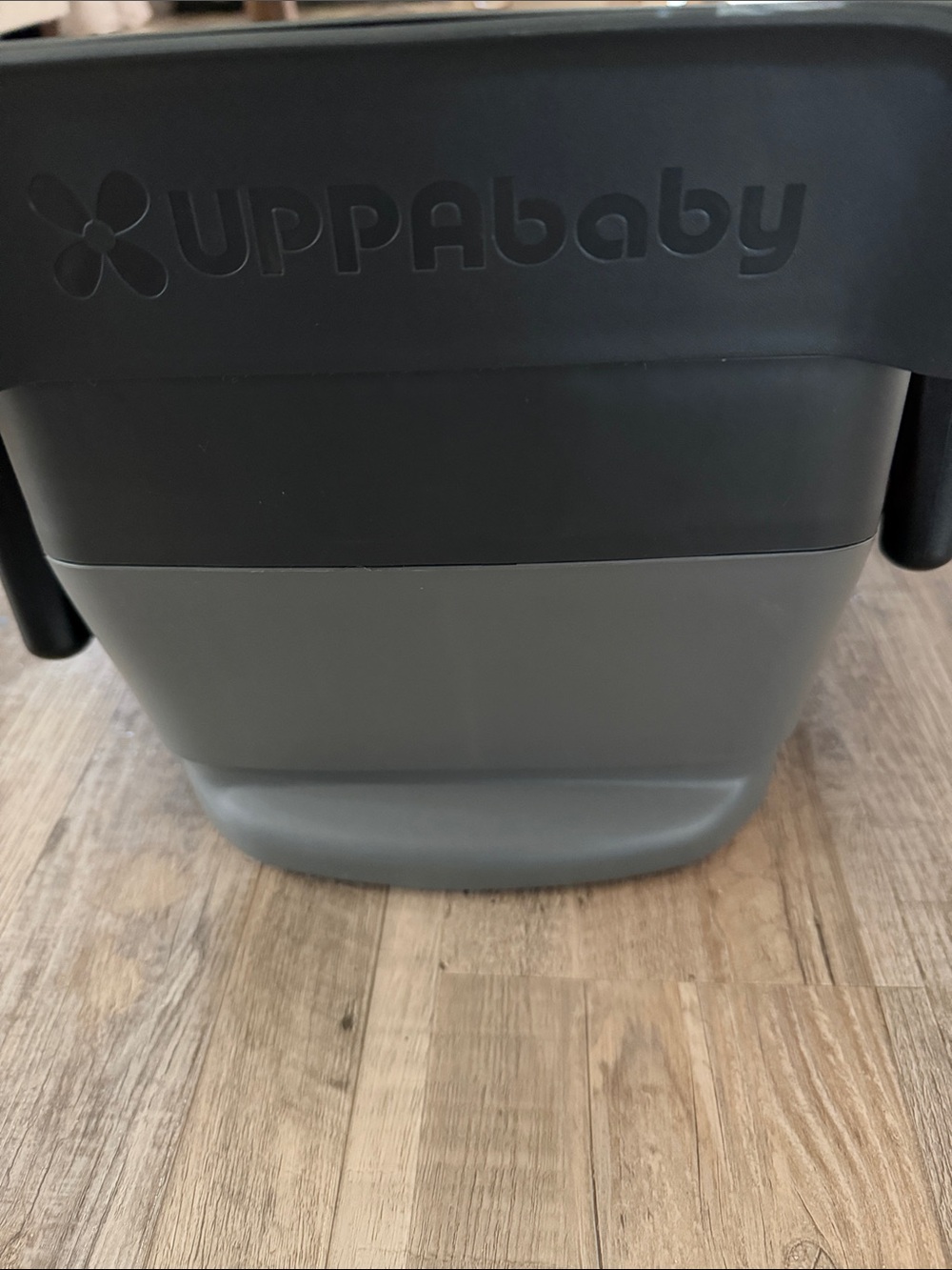 UPPAbaby Mesa Infant Car Seat in Black and Gray - Picture 4 of 7